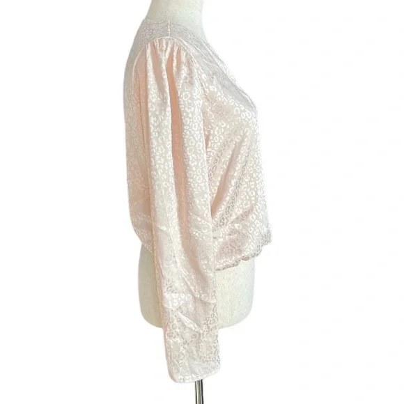 🎈Sincerely Jules Blouse Top Peach Satin Leopard Faux Wrap - Picture 4 of 7